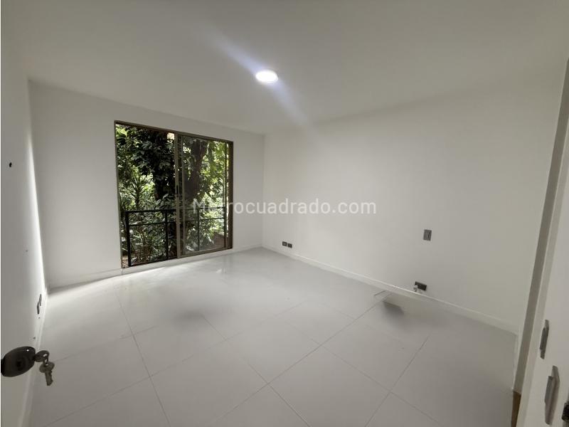 Casa Encantadora de 3 Alcobas con Piscina en El Poblado - 6