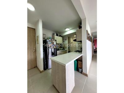 Apartamento de 3 alcobas en venta en Itagui Suramerica, Medellín, 72 m² · foto 3 de 20