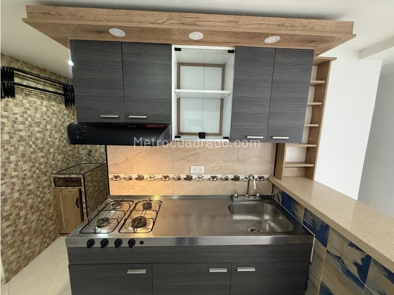 Apartamento de 2 Alcobas en Prado Centro - 2