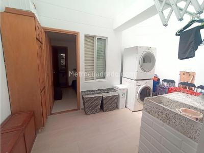 Casa de 4 alcobas en venta en El Poblado, Medellín, 273 m² · foto 15 de 17