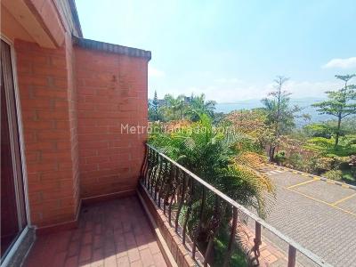 Casa de 4 alcobas en venta en El Poblado, Medellín, 273 m² · foto 16 de 17