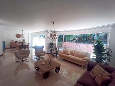 Casa de 4 alcobas en venta en El Poblado, Medellín, 273 m² · foto 6 de 17
