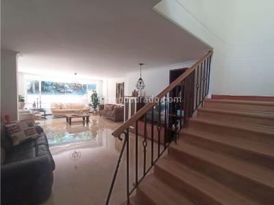 Casa de 4 alcobas en venta en El Poblado, Medellín, 273 m² · foto 8 de 17