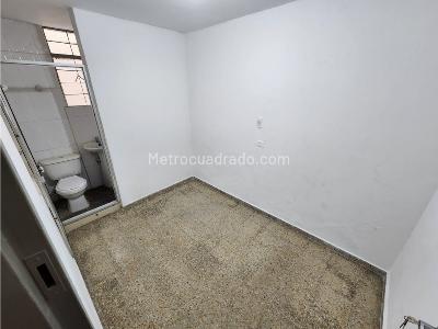Casa de 5 alcobas en venta en Estadio, Medellín, 147 m² · foto 10 de 20