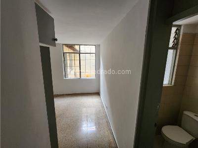 Casa de 5 alcobas en venta en Estadio, Medellín, 147 m² · foto 15 de 20