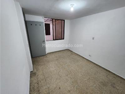 Casa de 5 alcobas en venta en Estadio, Medellín, 147 m² · foto 16 de 20