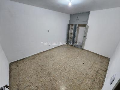 Casa de 5 alcobas en venta en Estadio, Medellín, 147 m² · foto 18 de 20