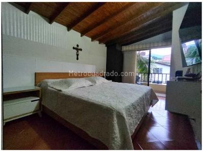 Casa de 5 alcobas en venta en Laureles La Almeria, Medellín, 180 m² · foto 12 de 14