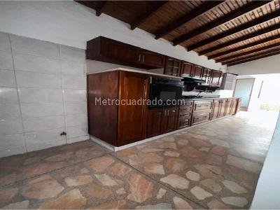Apartamento de 4 alcobas en venta en Florida Nueva, Medellín, 123 m² · foto 3 de 15