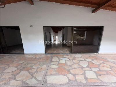 Apartamento de 4 alcobas en venta en Florida Nueva, Medellín, 123 m² · foto 4 de 15