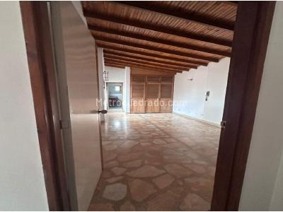 Apartamento de 4 alcobas en venta en Florida Nueva, Medellín, 123 m² · foto 5 de 15