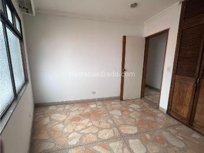 Apartamento de 4 alcobas en venta en Florida Nueva, Medellín, 123 m² · foto 8 de 15