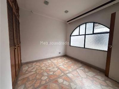 Apartamento de 4 alcobas en venta en Florida Nueva, Medellín, 123 m² · foto 9 de 15