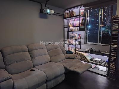 Apartamento de 2 alcobas en venta en Loma De Los Bernal, Medellín, 52 m² · foto 3 de 20