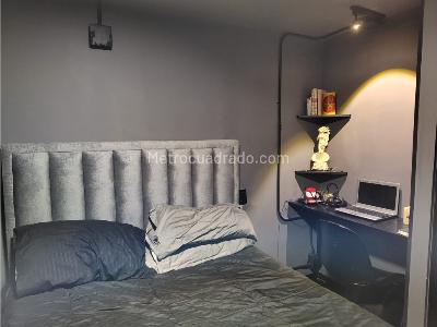 Apartamento de 2 alcobas en venta en Loma De Los Bernal, Medellín, 52 m² · foto 7 de 20