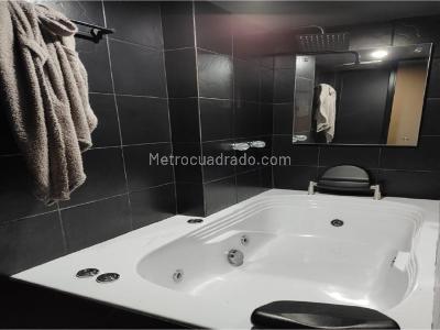 Apartamento de 2 alcobas en venta en Loma De Los Bernal, Medellín, 52 m² · foto 9 de 20