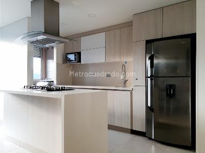 Apartamento de 3 alcobas en venta en Camino Verde, Envigado, 84 m² · foto 3 de 20