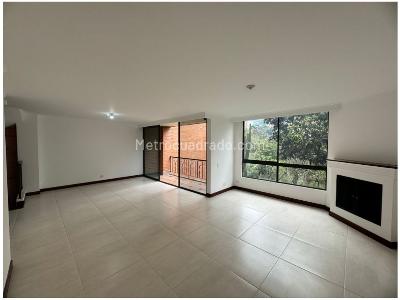 Casa de 4 alcobas en venta en Loma De Las Brujas, Envigado, 260 m² · foto 3 de 20