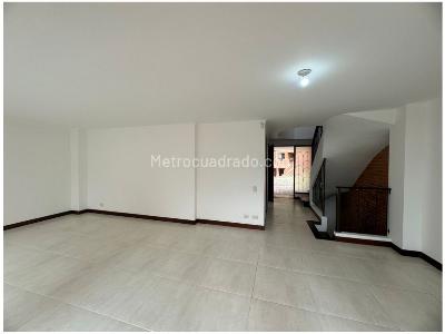 Casa de 4 alcobas en venta en Loma De Las Brujas, Envigado, 260 m² · foto 5 de 20
