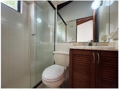 Casa de 4 alcobas en venta en Loma De Las Brujas, Envigado, 260 m² · foto 6 de 20
