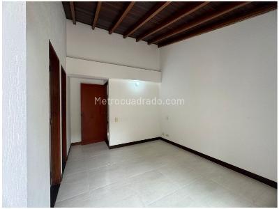 Casa de 4 alcobas en venta en Loma De Las Brujas, Envigado, 260 m² · foto 9 de 20