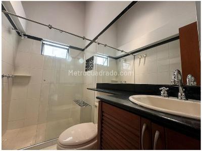 Casa de 4 alcobas en venta en Loma De Las Brujas, Envigado, 260 m² · foto 15 de 20