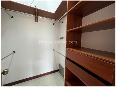 Casa de 4 alcobas en venta en Loma De Las Brujas, Envigado, 260 m² · foto 16 de 20