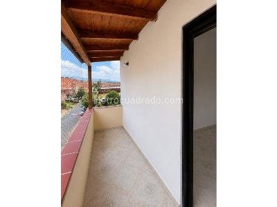 Apartamento de 3 alcobas en venta en Berlin, Medellín, 137 m² · foto 2 de 10