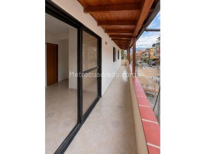 Apartamento de 3 alcobas en venta en Berlin, Medellín, 137 m² · foto 8 de 10