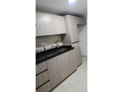 Apartamento de 3 alcobas en venta en Belen Loma De Los Bernal, Medellín, 76 m² · foto 2 de 17
