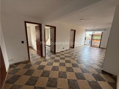 Apartamento de 3 alcobas en venta en La Piñuela, Medellín, 81 m² · foto 5 de 13