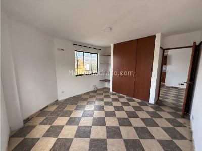 Apartamento de 3 alcobas en venta en La Piñuela, Medellín, 81 m² · foto 7 de 13
