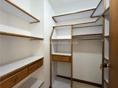 Apartamento de 5 alcobas en venta en Las Acacias, Medellín, 170 m² · foto 10 de 20