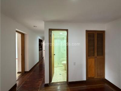 Apartamento de 5 alcobas en venta en Las Acacias, Medellín, 170 m² · foto 9 de 20