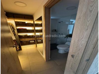 Apartamento de 3 alcobas en venta en Calasanz, Medellín, 92 m² · foto 9 de 17