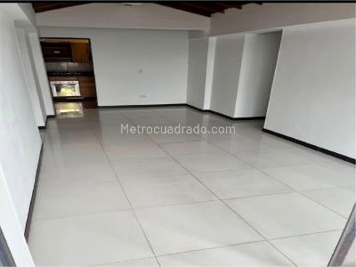 Apartamento de 4 alcobas en venta en Loma De Los Bernal, Medellín, 93 m² · foto 2 de 18