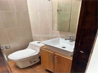 Apartamento de 4 alcobas en venta en Loma De Los Bernal, Medellín, 93 m² · foto 9 de 18