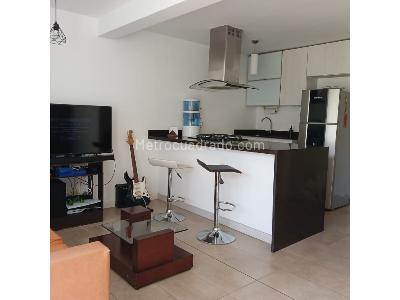 Apartamento de 2 alcobas en venta en Loma De Los Bernal, Medellín, 51 m² · foto 2 de 20