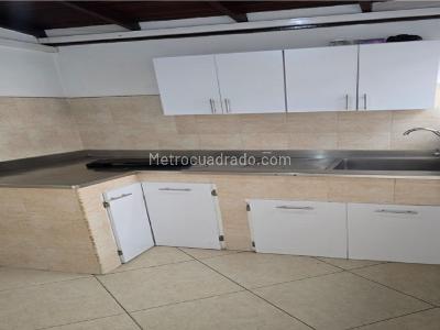 Casa de 5 alcobas en venta en Suramericana, Medellín, 165 m² · foto 3 de 20