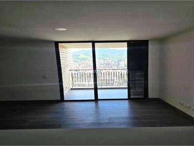 Apartamento de 2 alcobas en venta en Envigado, Envigado, 62 m² · foto 12 de 18