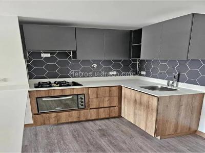 Apartamento de 2 alcobas en venta en Envigado, Envigado, 62 m² · foto 14 de 18