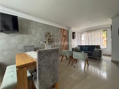 Apartamento de 3 alcobas en venta en Laureles, Medellín, 152 m² · foto 4 de 13