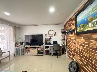 Apartamento de 3 alcobas en venta en Laureles, Medellín, 152 m² · foto 9 de 13