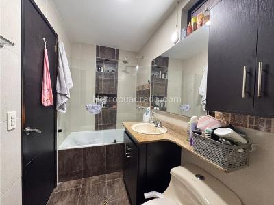 Apartamento de 3 alcobas en venta en Laureles, Medellín, 152 m² · foto 13 de 13