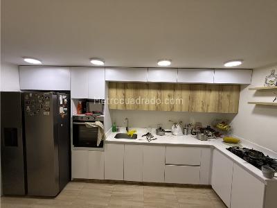 Casa de 5 alcobas en venta en Simón Bolívar, Medellín, 143 m² · foto 2 de 20
