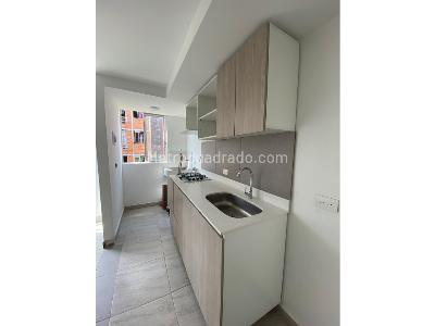 Apartamento de 3 alcobas en venta en Monteclaro, Medellín, 44 m² · foto 3 de 12