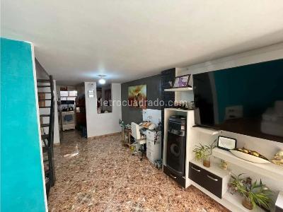 Casa de 3 alcobas en venta en Rodeo Alto, Medellín, 68 m² · foto 2 de 20