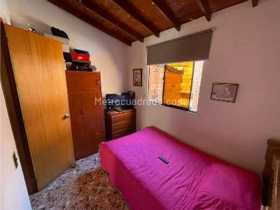 Casa de 3 alcobas en venta en Rodeo Alto, Medellín, 68 m² · foto 9 de 20