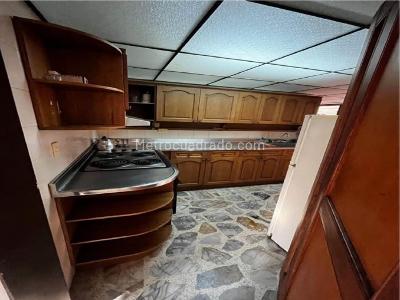 Apartamento de 5 alcobas en venta en Conquistadores, Medellín, 144 m² · foto 3 de 20