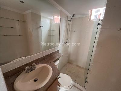 Apartamento de 3 alcobas en venta en La Almeria, Medellín, 85 m² · foto 12 de 20